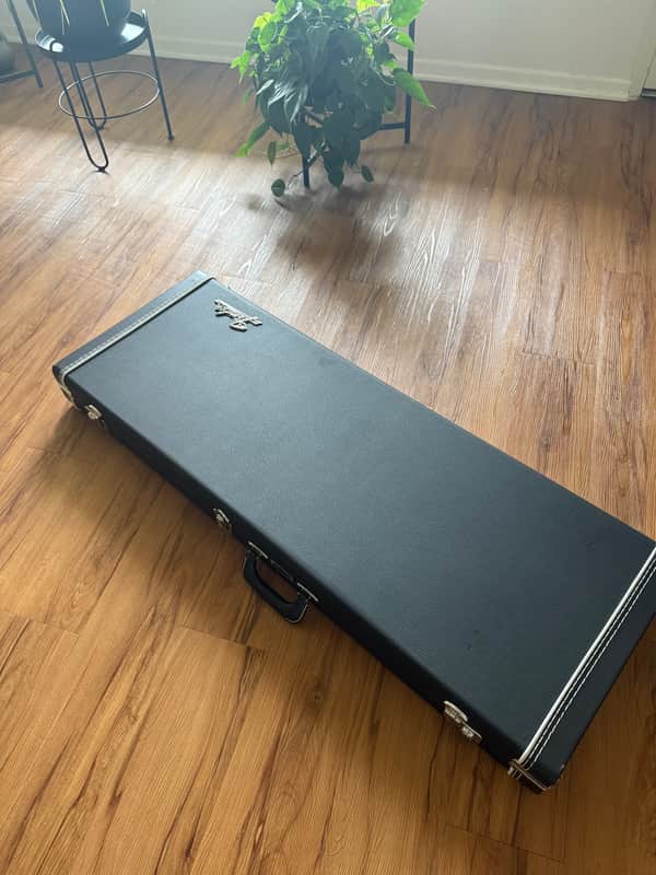 Fender Classic Series Jazzmaster / Jaguar Guitar Case 2010s - Black image 1