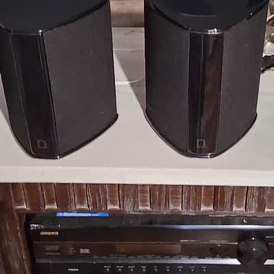 Definitive Technology SR9040 2021 - Piano gloss black image 3