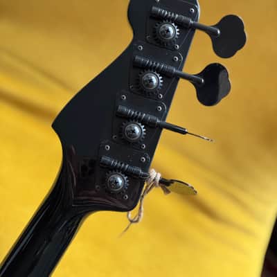 Fender Boxer Precision Bass PB551 - Vintage White, Golden Era, 1985 image 6