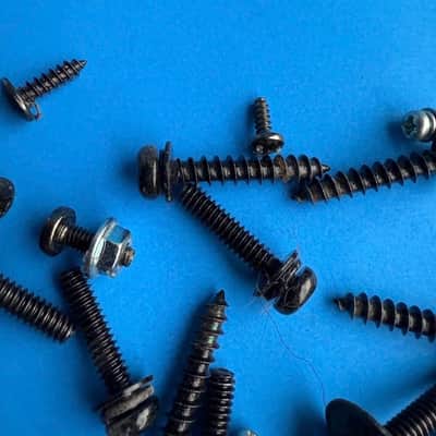 Peavey VYPYR 15W Guitar Amplifier Part: Random Cabinet & PCB Screws Washers image 5