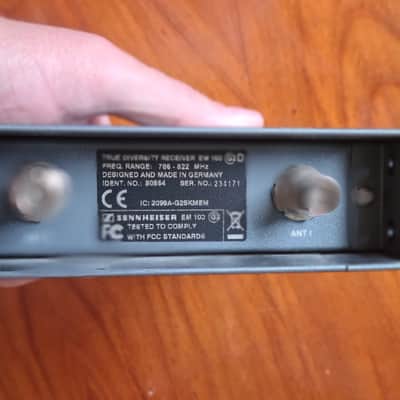 Sennheiser Sennheiser EM300 G2 D True Diversity Receiver – 786–822 MHz – Pro Unit – Low Price Deal image 7