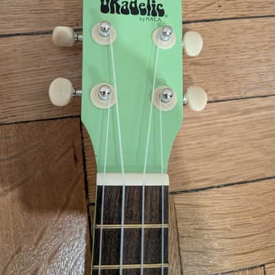 Kala Ukedelic Ukelele pistachio color image 8