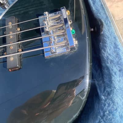 Fender Jazz Bass Deluxe 2005 - Black image 9