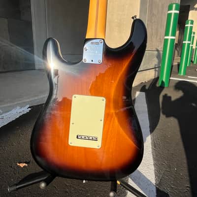 Fender American Professional II Stratocaster, Maple Fingerboard, Anniversary 2-Color Sunburst image 5