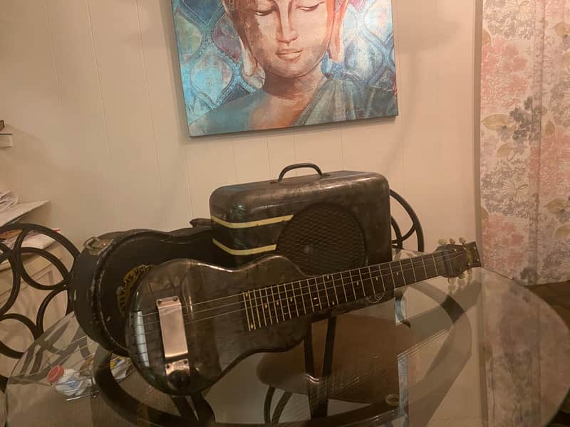Oahu Guitar with amp 1928-32 - Black MOTS image 1