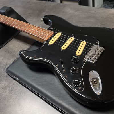 Roland G-303 left handed lefty guitar synth with GR-300 and 24-pin
