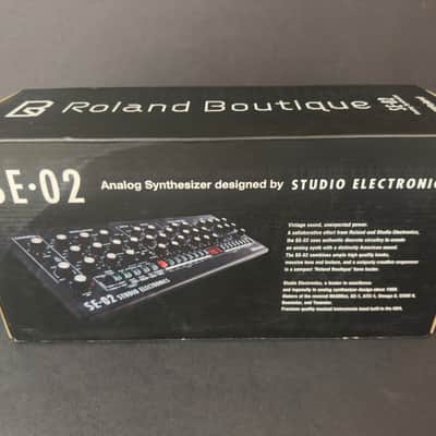 Roland SE-02 Boutique Series Synthesizer Module with K-25m