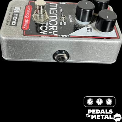 Electro-Harmonix Memory Toy Analog Echo / Chorus 2009 - Present - Black / White / Red X14439 image 4