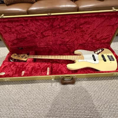 Fender Jazz Bass 3-Bolt with Rosewood Fretboard 1974 - 1983 Olympic White