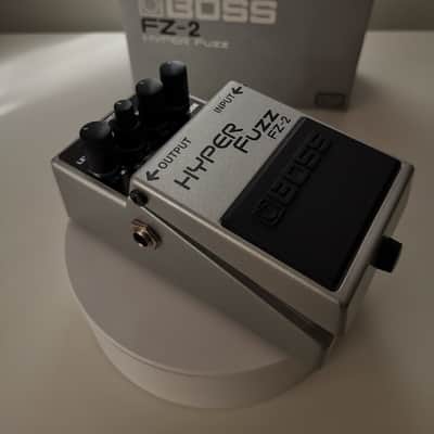 Near mint Boss FZ-2 Hyper Fuzz (Silver Label) 1993 - 1997 - Silver image 10