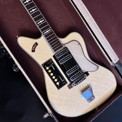 Eko Ekomaster 400 Offset Guitar - Four Pickups, Cool Knobs - All Original - Modern Faux Tweed Case - 1961 image 3