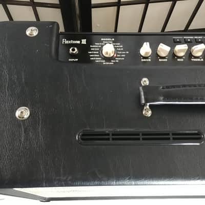 Line 6 Flextone III XL 2x12 Modeling Guitar Combo Amp image 5