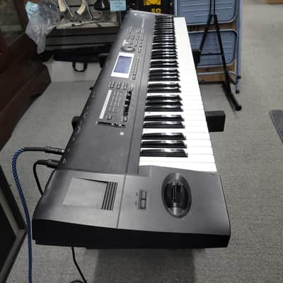 Korg Triton TR 76-Key Workstation with SKB Case - Black image 4