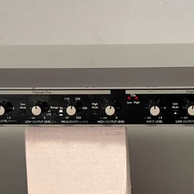 ART 310 Stereo 2-Way / Mono 3-Way Crossover image 1