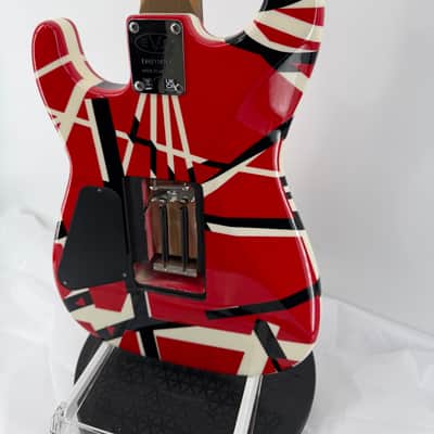 EVH Striped Series Frankie 2020 - Present - Red / White / Black Stripes Relic image 11