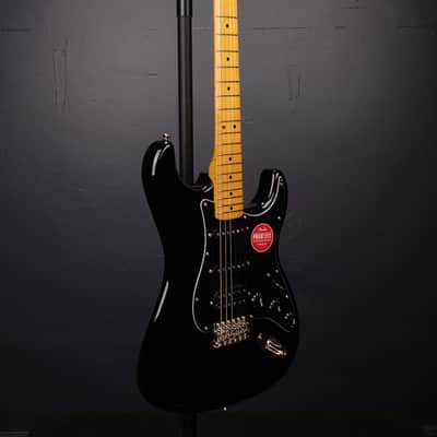 Squier Classic Vibe '70s Stratocaster HSS - Black with Maple Fingerboard With Gig Bag image 3