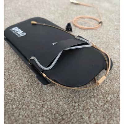 DPA 4066 Core+ - Beige - Like New w/ Soft Case image 3
