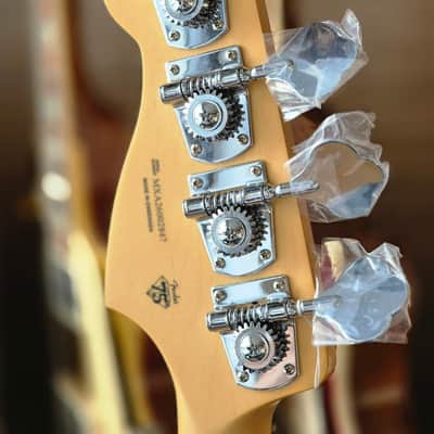 Fender Player II Precision Bass 75th Anniversary 2026 - Diamond Dust Sparkle image 11
