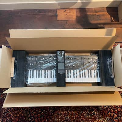 Novation Summit 61-Key 16-Voice Synthesizer image 5
