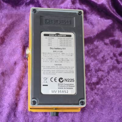 BOSS OS-2 OverDrive/Distortion silver label * very versatile for vintage/classic/modern guitar sounds*perfect for Rock/Punk/Garage/Grunge/Beat...you find your tone with this yellow thing image 8