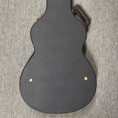Taylor Deluxe Hardshell Grand Concert Case (Loose Latch) - Brown image 3