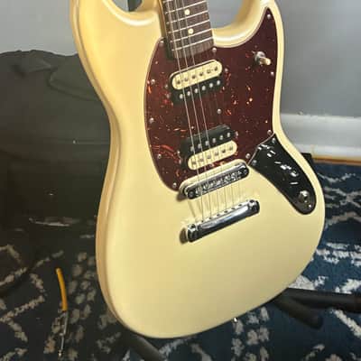 Fender American Special Mustang 2017 - Sweetwater Exclusive Olympic White Pearl image 2