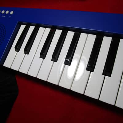 MINT! YAMAHA SHS-300BU SonoGenic Keytar TESTED w/Box Strap Expedited shipping image 9