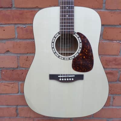 Simon & Patrick Woodland Spruce Natural  SF , store demo image 4