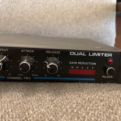 MXR Model no. 136 Dual Limiter vintage stereo compressor LIKE NEW image 4