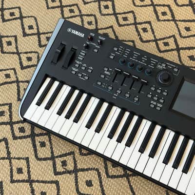 YAMAHA MODX6 Music Synthesizer image 2