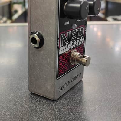 Electro-Harmonix Neo Mistress Compact Flanger Pedal – Mint w/ Box & Paperwork image 3
