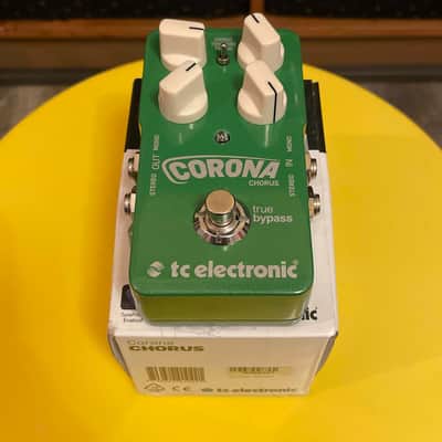 TC Electronic Corona Chorus 2011 - Present - Green image 1