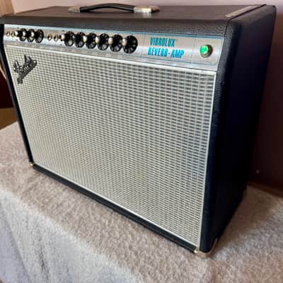 Fender '68 Custom Vibrolux Reverb-Amp 2-Channel 35-Watt 2x10" Guitar Combo 2013 - 2018 - Black image 3