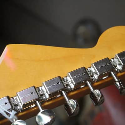 Fender American Vintage II '61 Stratocaster Fiesta Red, HARDCASE image 9