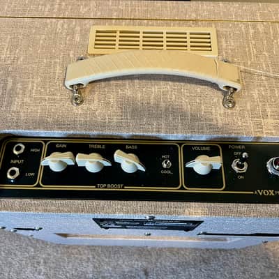 Vox VOX AC4HW1 Hand-Wired 4-Watt Tube Guitar Combo Amp 2016 - Fawn vinyl and Brown Diamond image 20