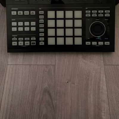 Native Instruments Maschine MKII 2010s - Black image 2