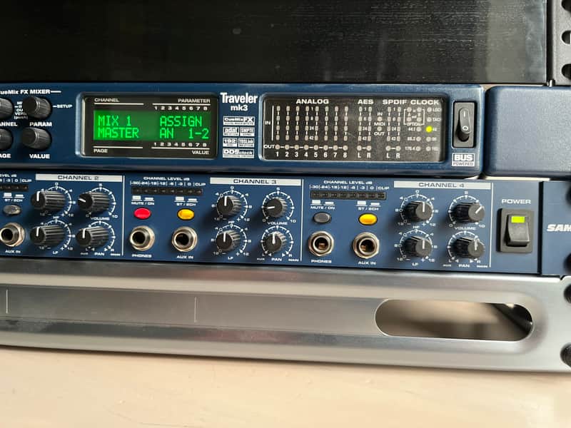 MOTU Traveler Mk3 Firewire + Headphone amp image 1