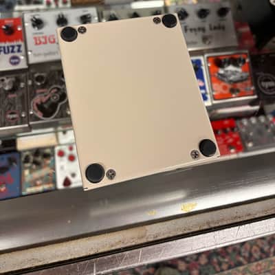 Kingsley Page Tube Boost V2 2010s - White image 6