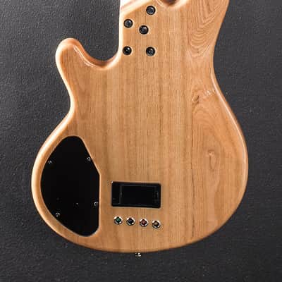 Lakland Skyline Series Skyline 44-01 Deluxe Bass '21 image 4