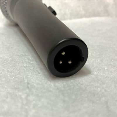Shure SM58S Dynamic Vocal Microphone with On / Off Switch image 4
