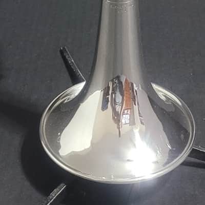 Bach Stradivarius 37 Bell Trumpet, 1 Mouthpiece &2 handle hardwood case & Key 1975-1979 - Silver plated image 16