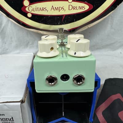 Diamond Pedals Vibrato Pedal with Box - Surf Green - Limited Edition image 5
