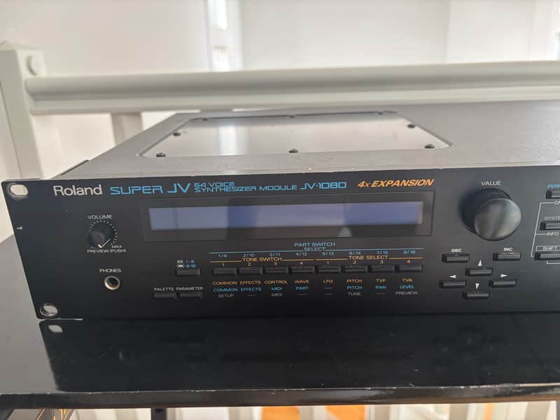 Roland JV-1080 64-Voice Synthesizer Module