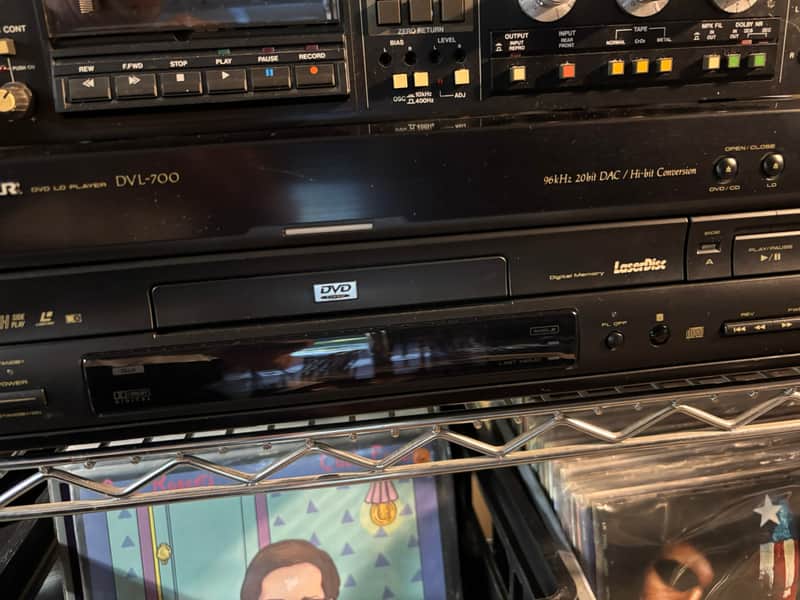 Pioneer DVL-700 Laser Disk DVD CD player - REMOTE WORKS!