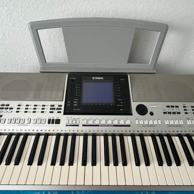 Yamaha PSR-OR700 - Silver