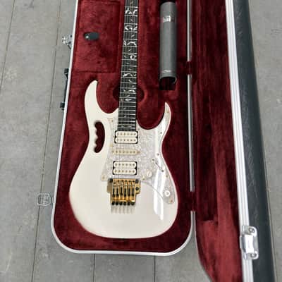 Ibanez JEM7V-WH Steve Vai Signature with Rosewood Fretboard 2004 - 2019 - White image 1