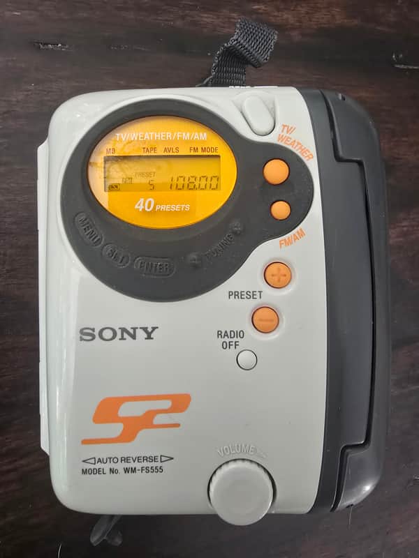 Sony WM-FS555 Early 2000s - White orange gray image 1