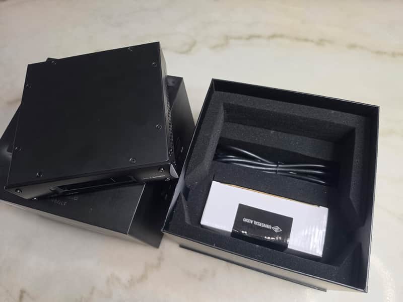 Universal Audio UAD-2 Satellite Thunderbolt QUAD Core