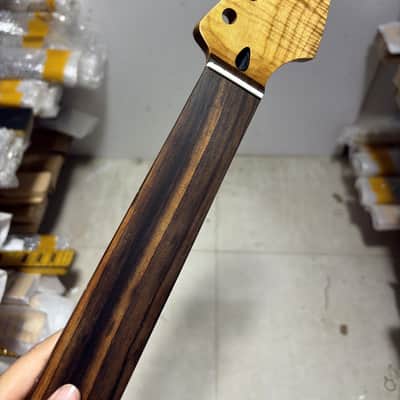 Roasted Tiger Maple Guitar Stratocaster Strat Style Neck with Fretless Rosewood Fingerboard
