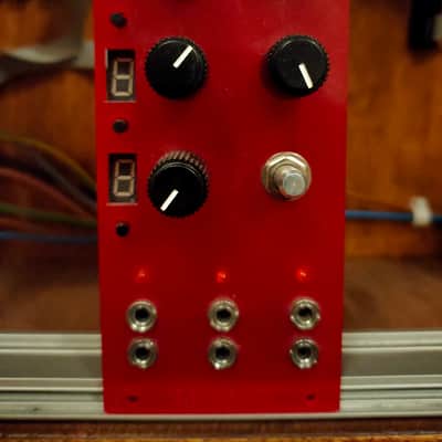 Electric tone Synthi biscuit 2000 - Red image 1